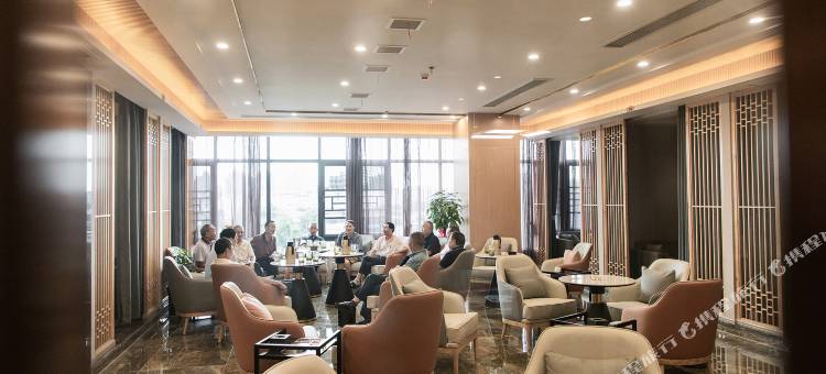 营山新煌城酒店(营山站白塔公园店)图片