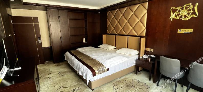 壤塘县净土酒店图片