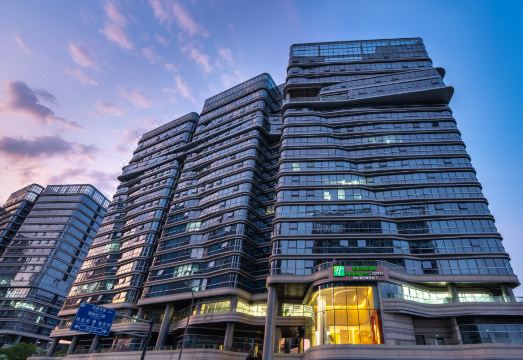 成都天府高新智选假日酒店外景图