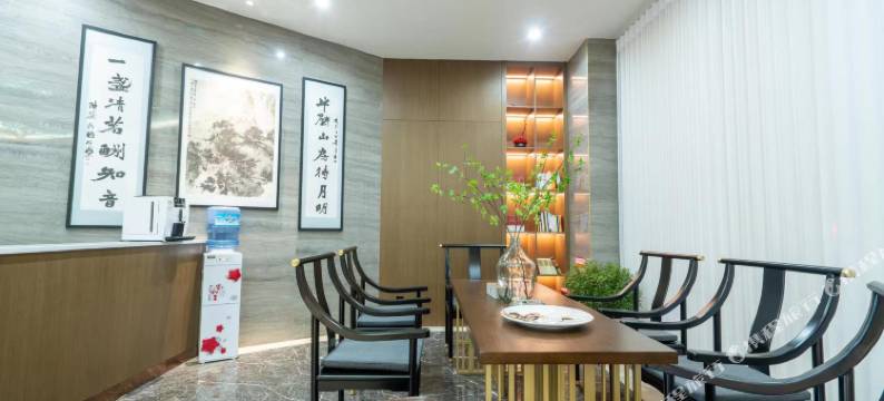 陇川金汇酒店(象乘财富中心店)图片