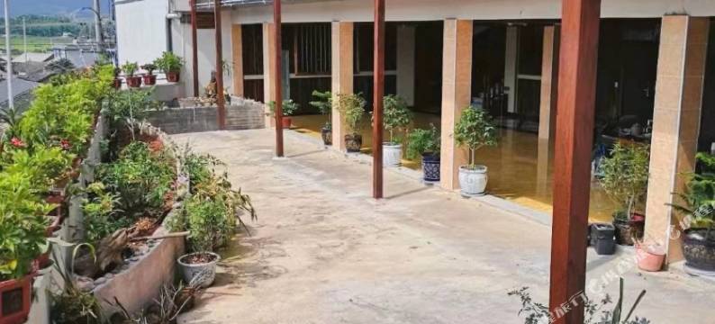 双眼皮酒店图片