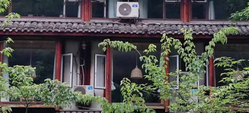 都江堰聆泉酒家民宿(青城山后山店)图片