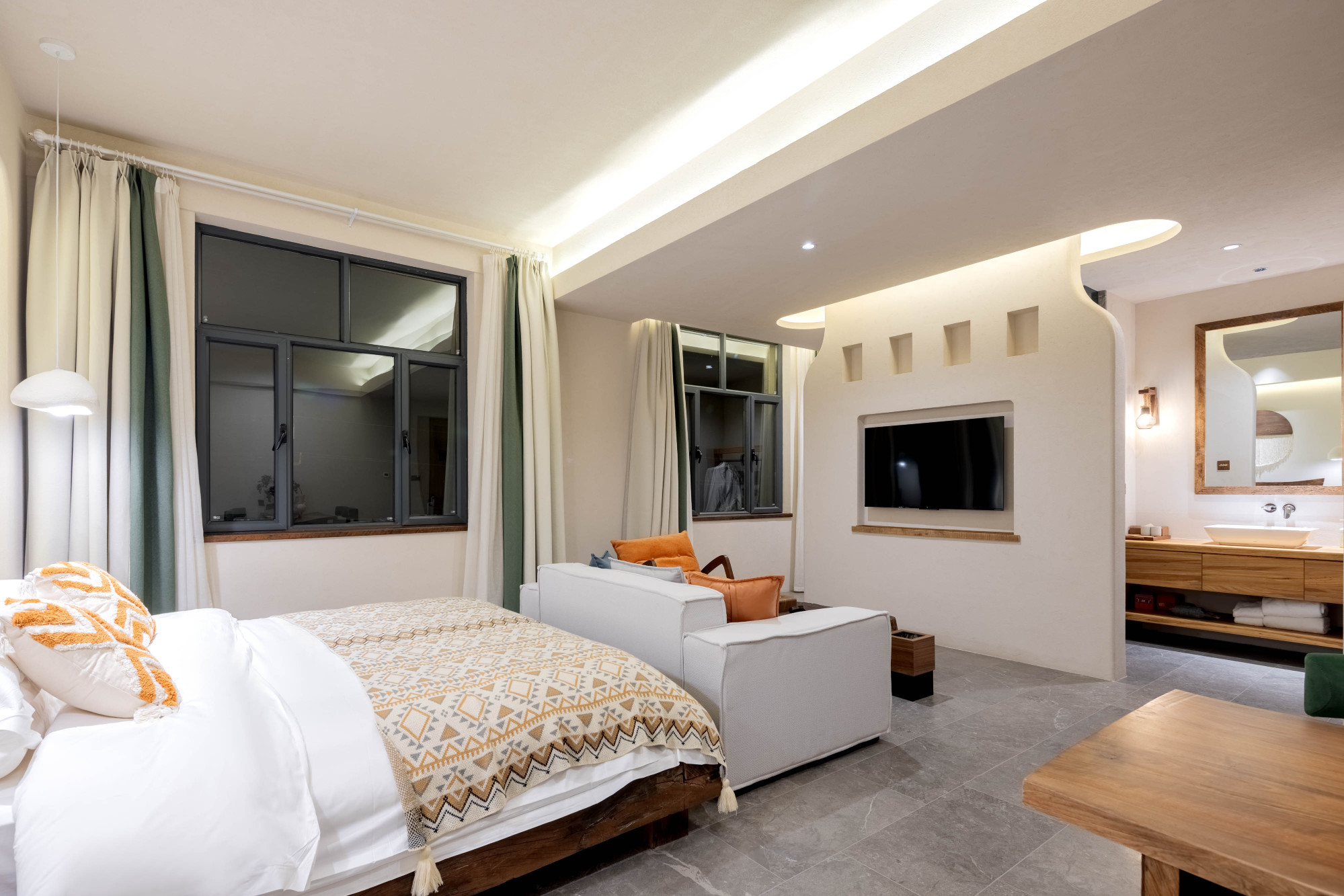 Ili Nilek Small Full Guest House Over view