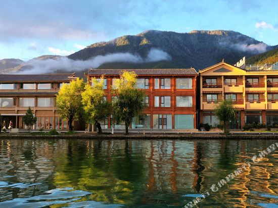 淳时·安铂|Amber hotel湖景度假酒店(泸沽湖大洛水村店)