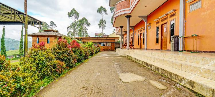 O 伊曼旅游公园二号酒店，靠近西廷佐伊曼旅游公园(Hotel O Taman Wisata Iman II Near Taman Wisata Iman Sitinjo)图片