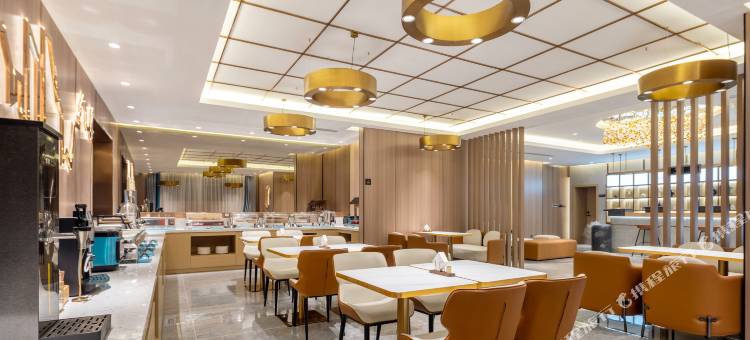 朗丽兹酒店(北京西站六里桥东地铁站店)图片