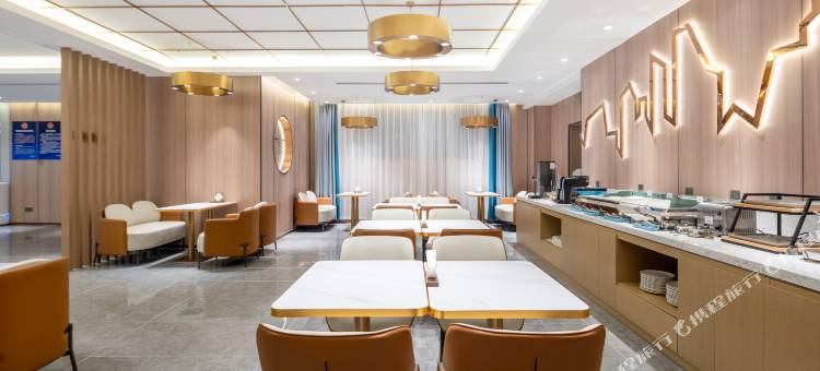 朗丽兹酒店(北京西站六里桥东地铁站店)图片