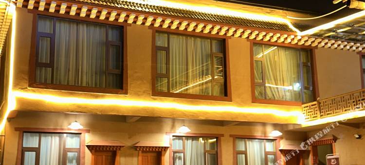 迭部扎尕那格桑花民宿(扎尕那景区店)图片