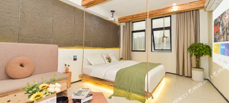 云端·Youngstyle时尚观影酒店(花溪大学城海纳广场精彩城店)图片