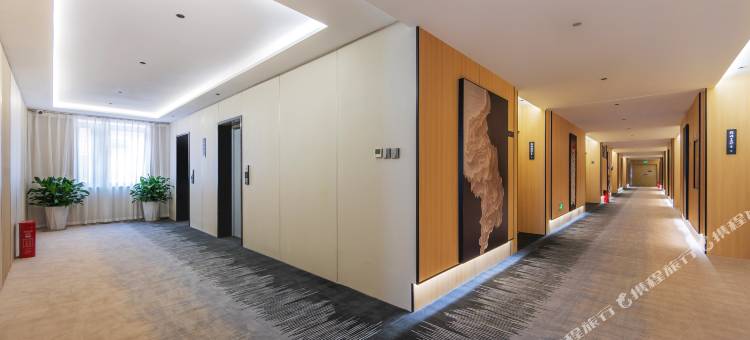 艺龙瑞云酒店(郑州南三环投控智慧物流产业园区店)图片