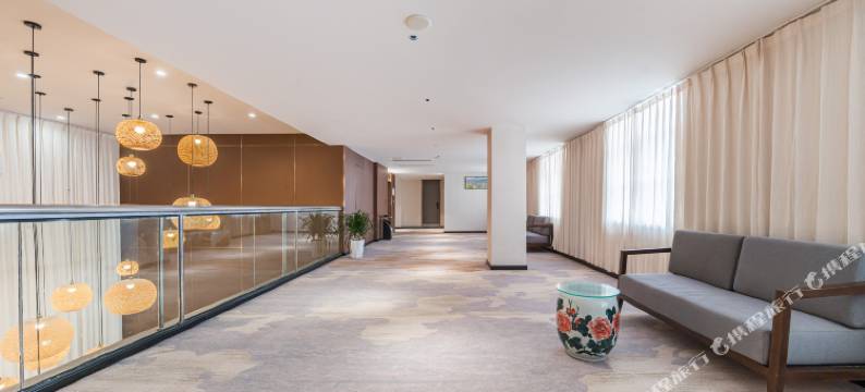 青山假日酒店图片