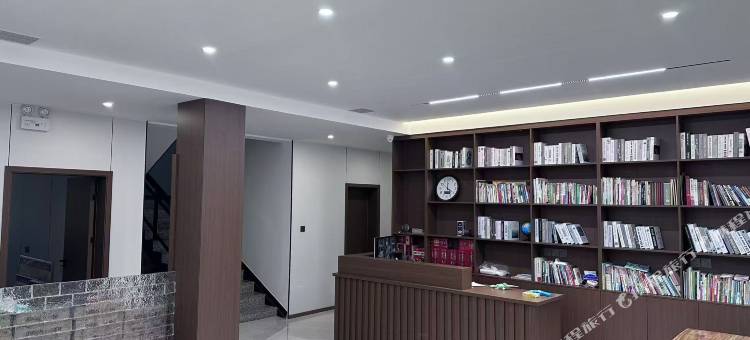 半山揽月民宿(老君山景区店)图片
