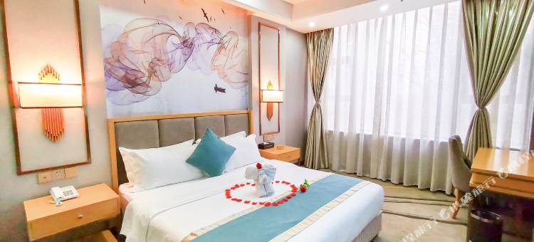 蓝郡铂瑞酒店(成都龙泉驿家乐福店)图片