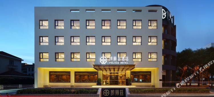朗丽兹酒店(滨海新区泰达轻轨站店)图片