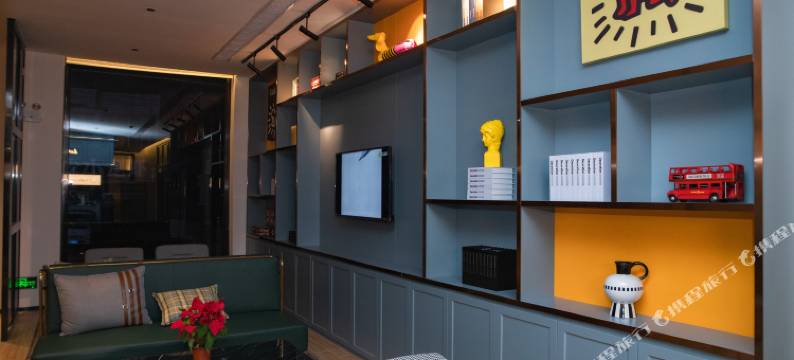 澜俊精选酒店(兴义高铁南站万峰林机场店)图片