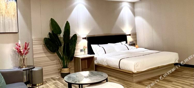 亚瑞青居酒店(邹城欧陆商城店)图片