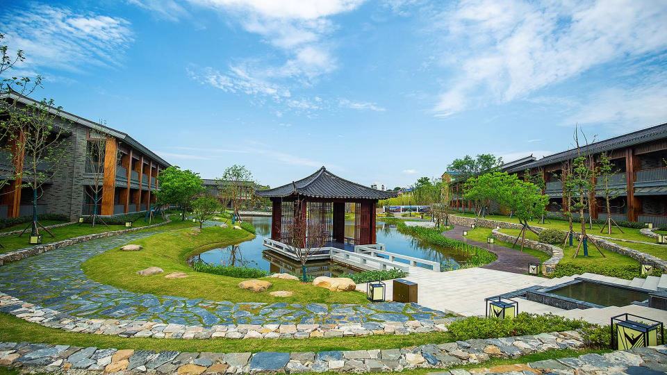 April Resort Over view