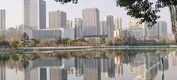 平底锅电竞民宿(菱角湖地铁站店)图片