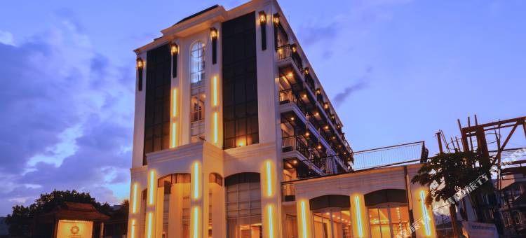 万荣乌多姆辛酒店(Thipphakone Vang Vieng Hotel)图片