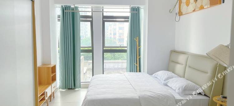 清屿·轻居影院公寓(南昌江铃地铁站店)图片