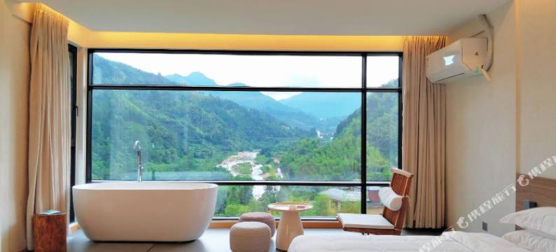 宜章•进入一座山•寻览一间房图片