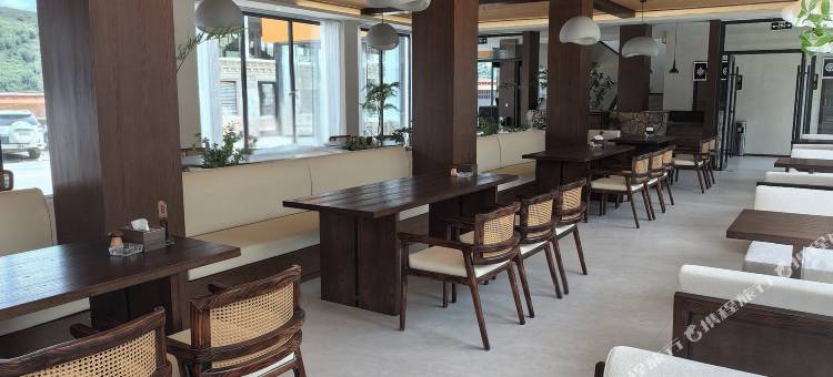 理塘花栖云谷酒店(然日卡村店)图片