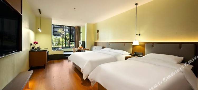 腾冲浅山临湖温泉民宿(东湖公园闫家塘美食城店)图片