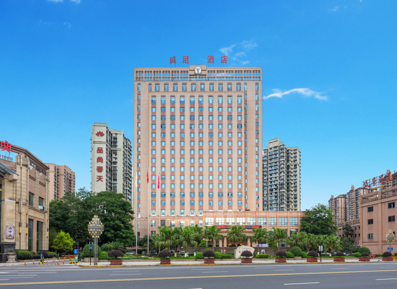 Venie Hotel Over view