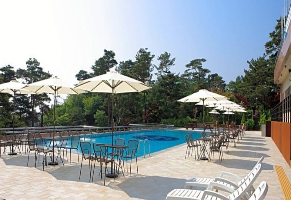 Maremons HotelOver view