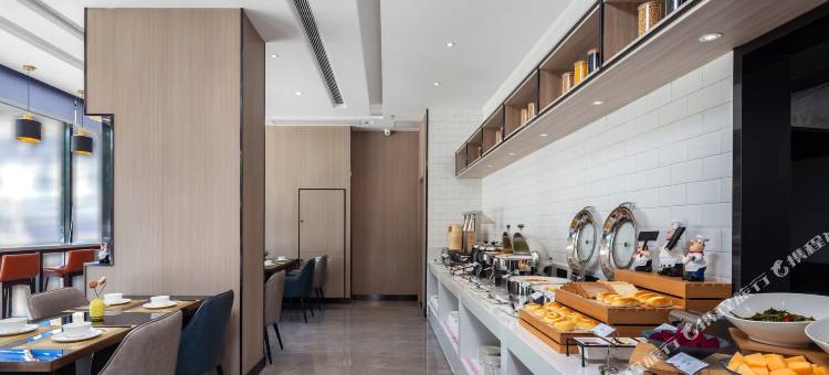 柏曼酒店(东方高铁站万达广场店)图片