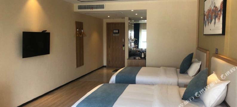 城遇漫步酒店(瑶湖师大奥体中心地铁站店)图片