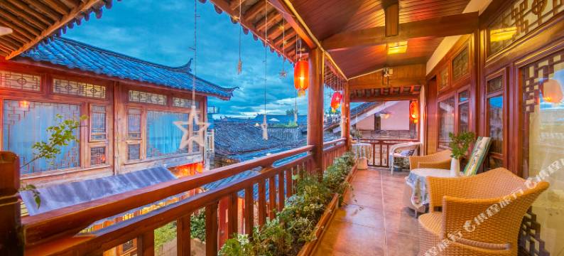 丽江束河萤火虫客栈图片