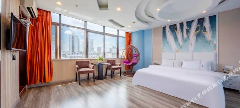 垫江皇廷假日酒店图片