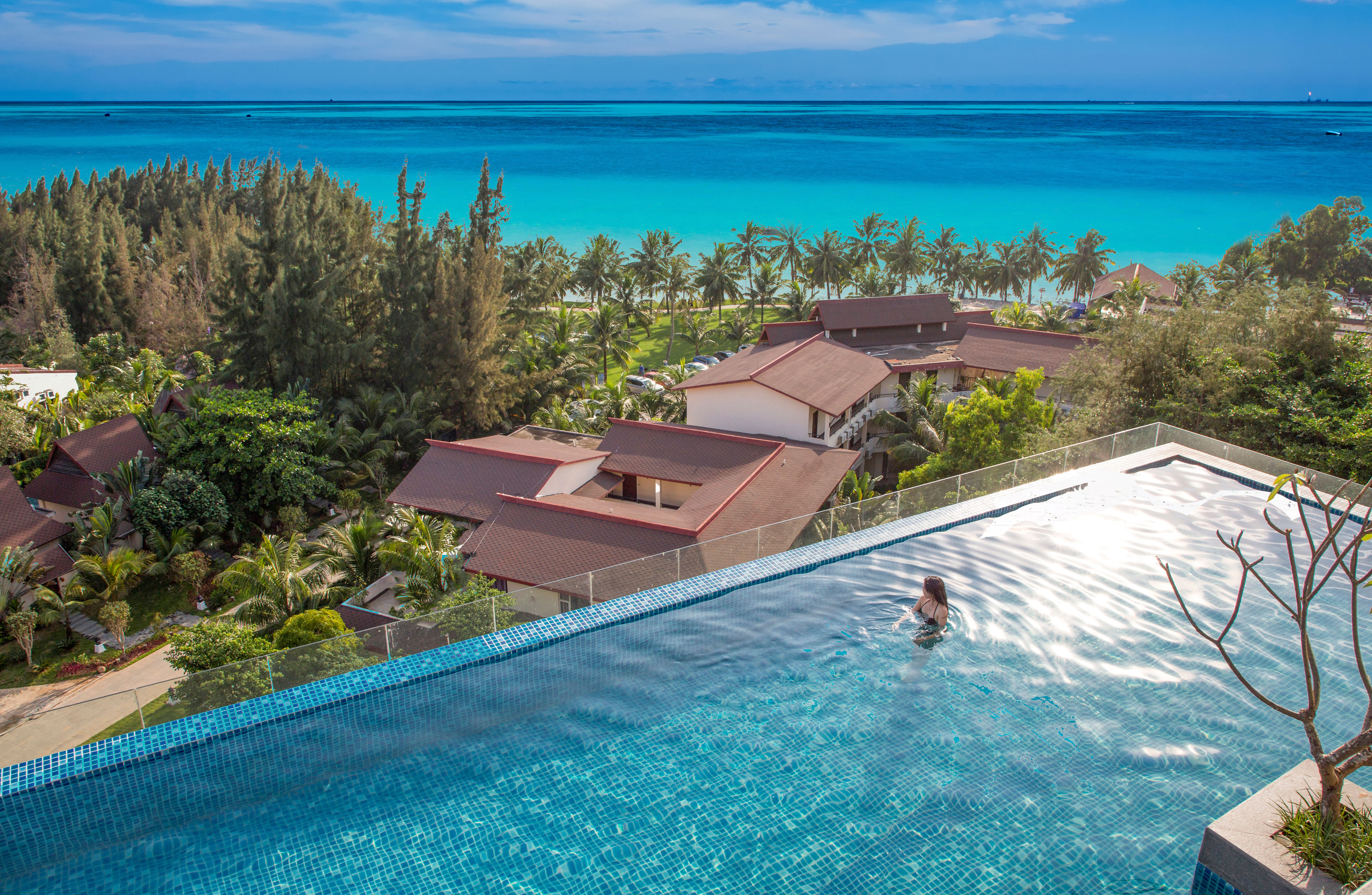 Sheraton Maoming Romantic Beach Resort Over view