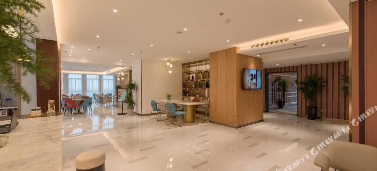 白玉兰商务酒店(焦作远大未来城高铁站店)图片