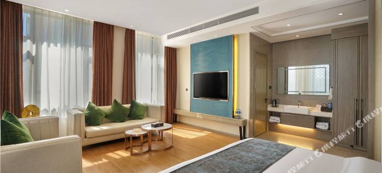 盛越东谷酒店(富锦火车站店)图片