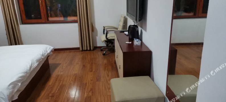 鄂州港庭酒店图片