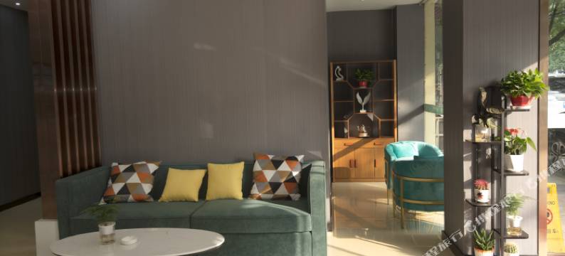 七喜城市酒店(咸宁岔路口店)图片