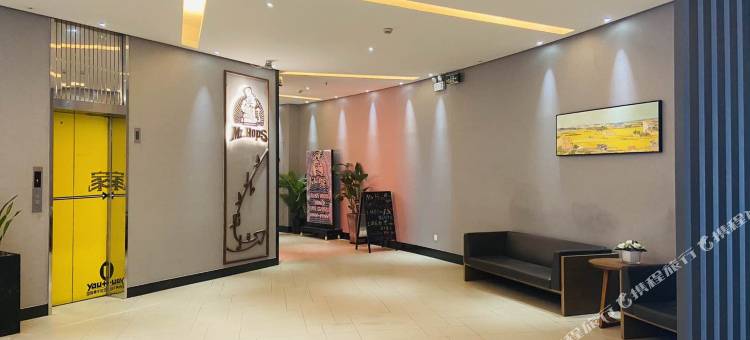 弗思特逸住酒店(上海宝山路地铁站店)图片