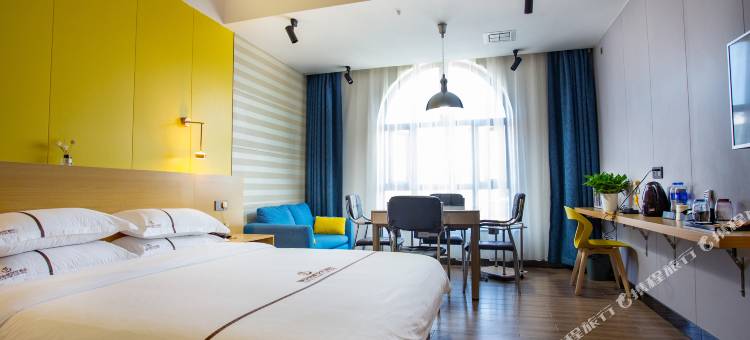 岳阳快乐启航艺术酒店图片