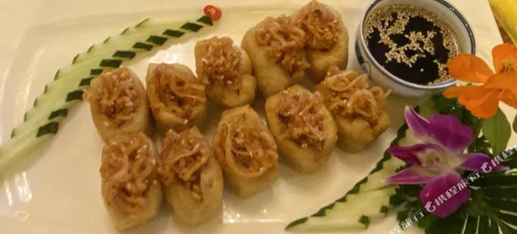 金鹰山庄酒店(乐山高铁站店)图片