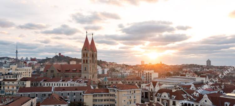 禧悦假日酒店(青岛栈桥火车站店)图片