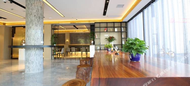 唯庭酒店(上海曹安路真新新村地铁站店)图片