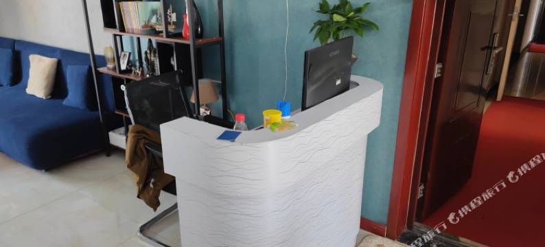 东篱青年旅舍(信阳火车站天润广场店)图片