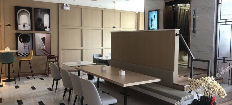 白玉兰酒店(威海高铁站韩乐坊店)图片