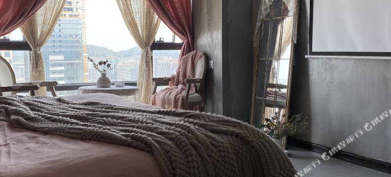 Romance is here 油画设计美宿图片