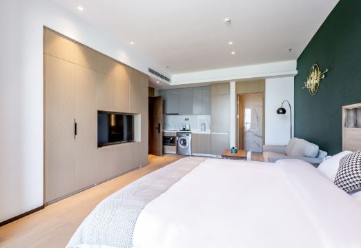 A Deer Apartment Hotel Overview