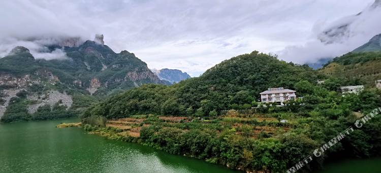 八里沟山水之间民宿图片