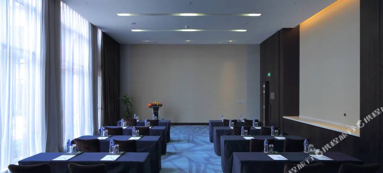 南昌融创美居酒店(九龙湖南地铁站融创乐园店)图片