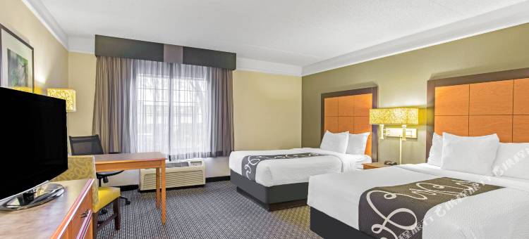 伯明翰霍姆伍德拉昆塔温德姆套房酒店(La Quinta Inn & Suites by Wyndham Birmingham Homewood)图片